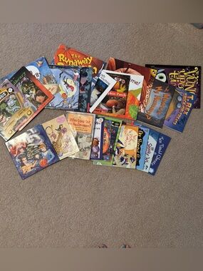 Lot of 24 children's Halloween picture books Various Levels Ghost Pumpkin Witch